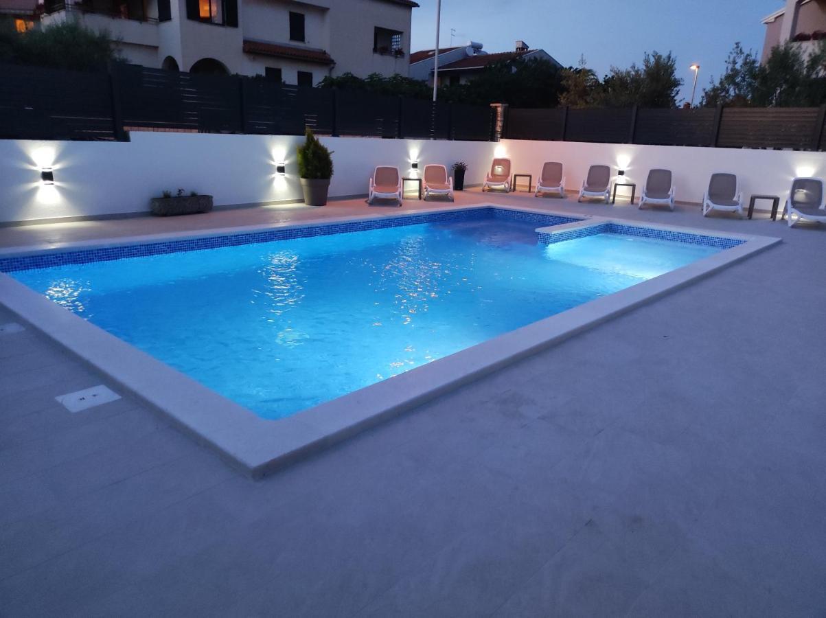 Viktor Rooms And Apartments Rovinj Bagian luar foto