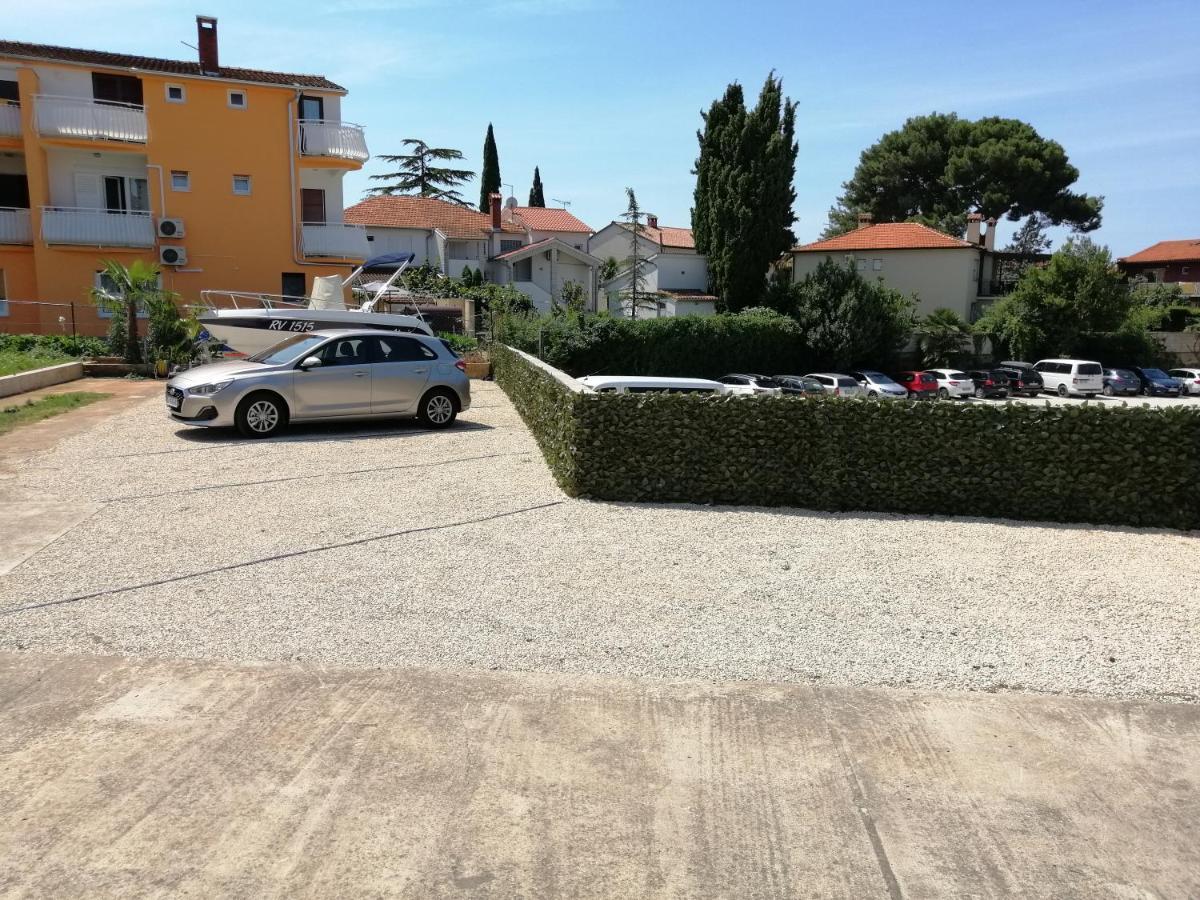 Viktor Rooms And Apartments Rovinj Bagian luar foto