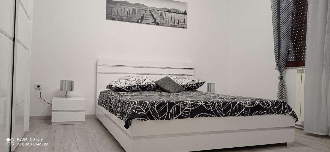 Viktor Rooms And Apartments Rovinj Bagian luar foto