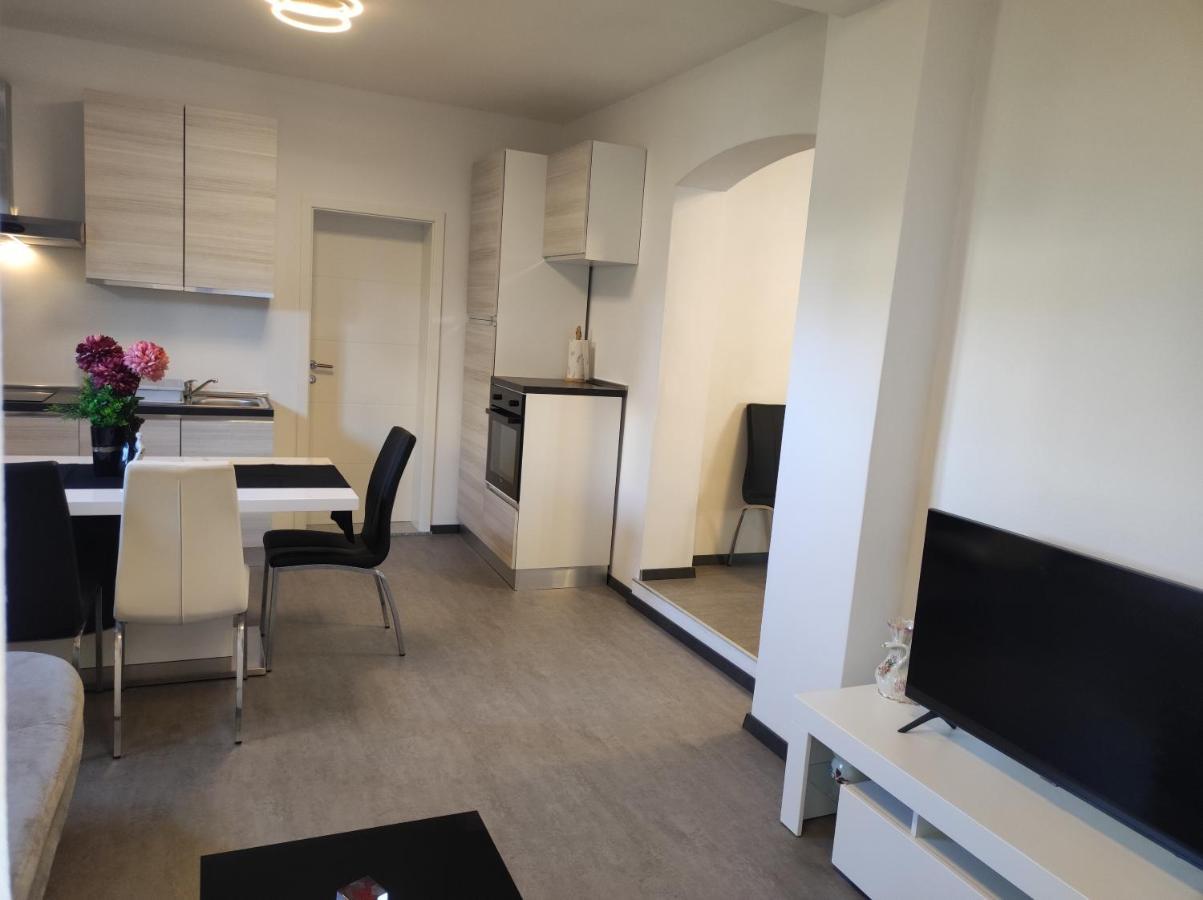 Viktor Rooms And Apartments Rovinj Bagian luar foto