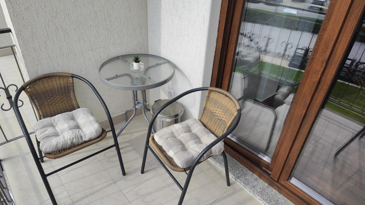 Viktor Rooms And Apartments Rovinj Bagian luar foto
