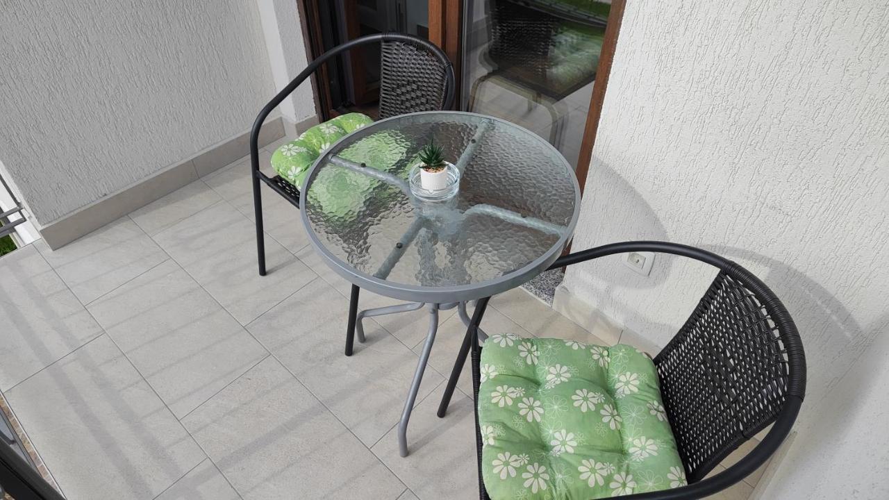 Viktor Rooms And Apartments Rovinj Bagian luar foto