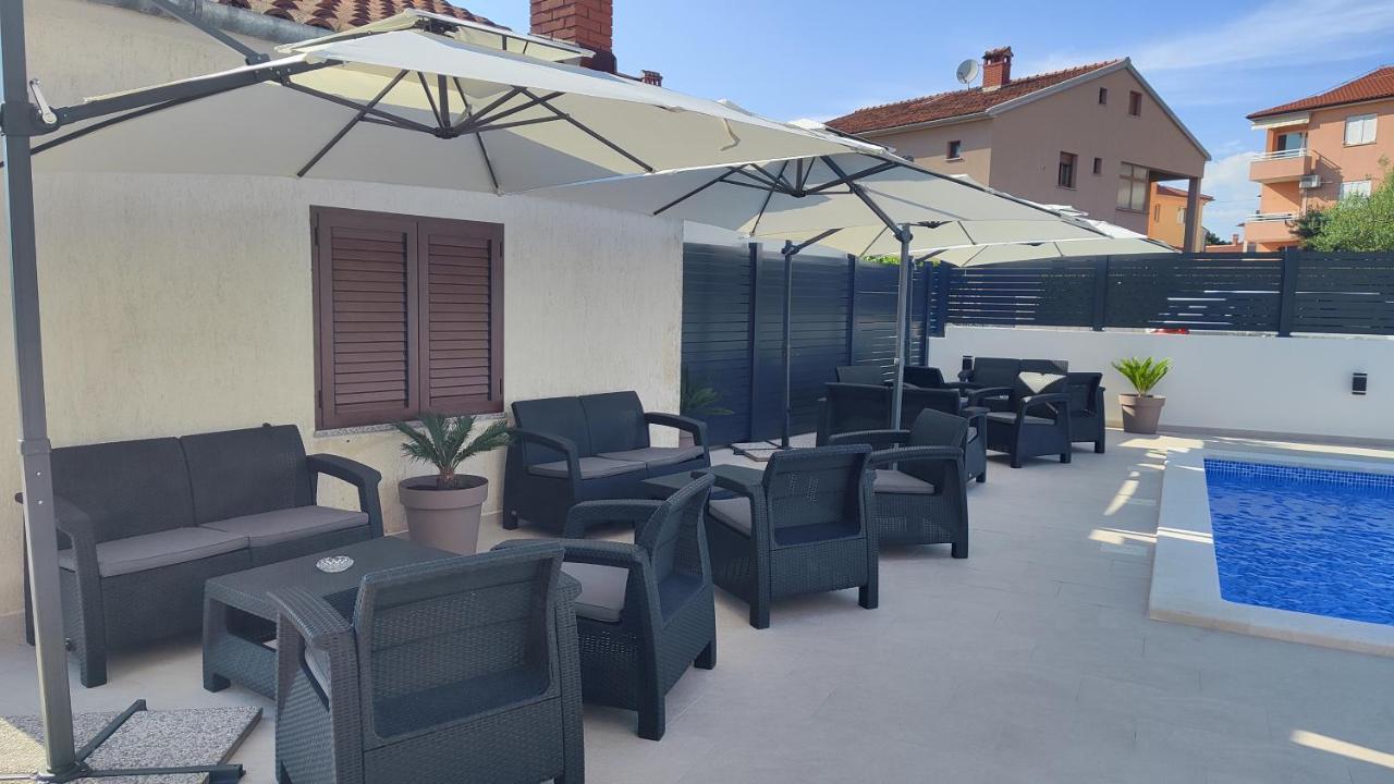 Viktor Rooms And Apartments Rovinj Bagian luar foto