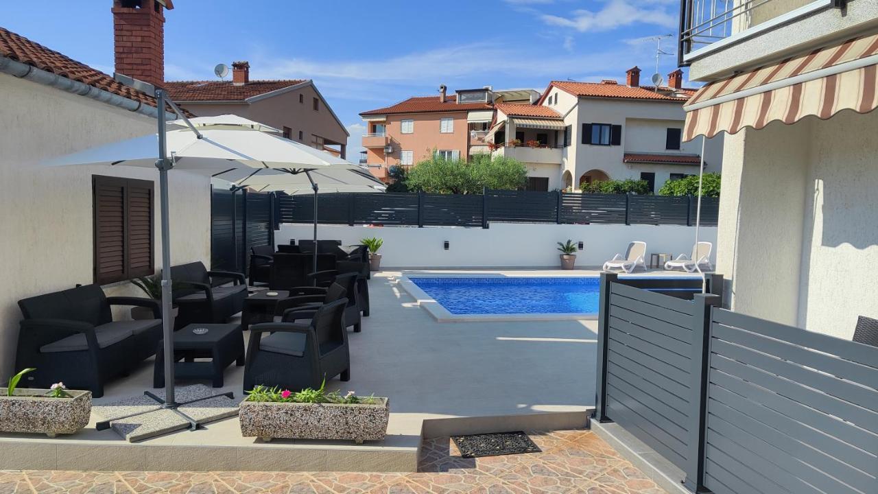 Viktor Rooms And Apartments Rovinj Bagian luar foto