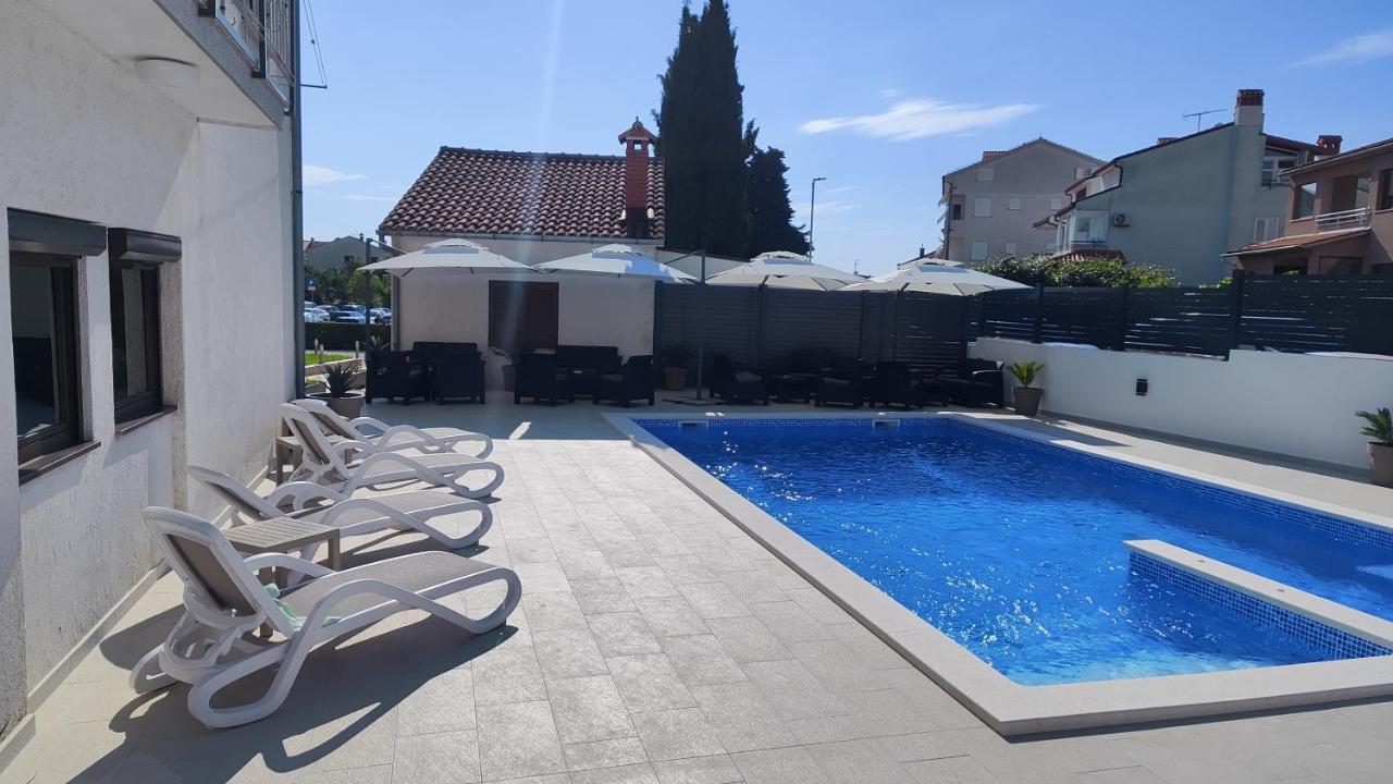 Viktor Rooms And Apartments Rovinj Bagian luar foto